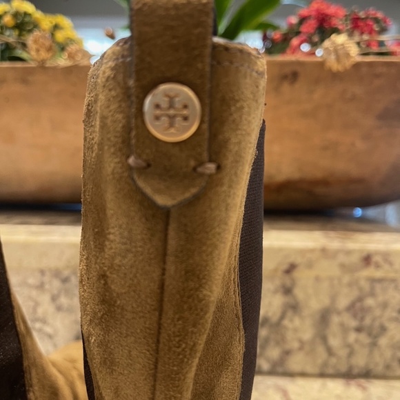 NWOB Tory Burch Medallion Chelsea Ankle Boot - Suede River Rock - Sz 7.5M - Picture 6 of 13